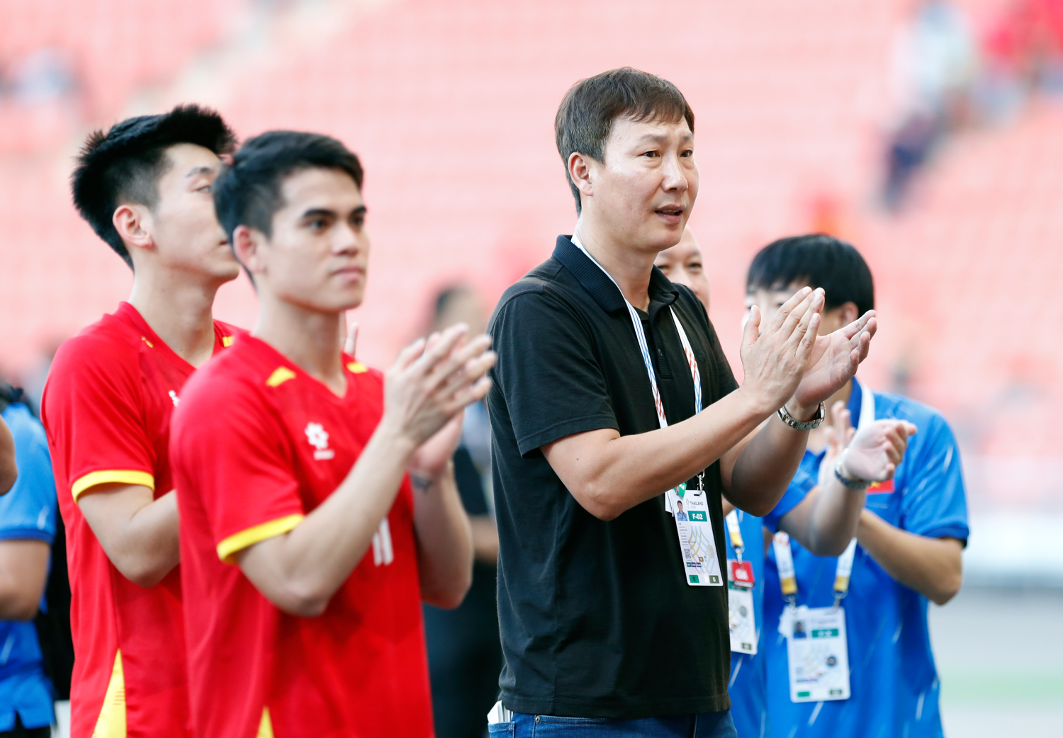 Thầy Kim "vò đầu bứt tai", U22 Việt Nam vào chung kết nhận thưởng 500 triệu đồng - 14