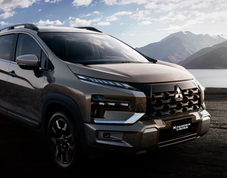 Xpander 2025 trang bị AYC: Vào cua mưa trơn vẫn “dính đường” tại Việt Nam - 1