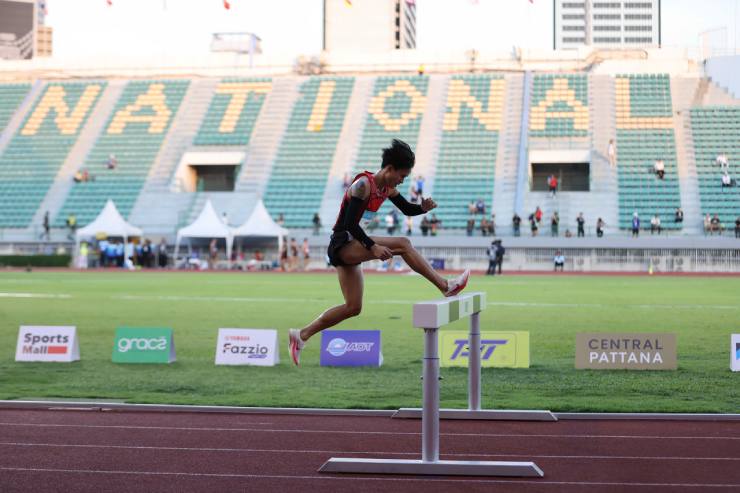 Xúc động Trung Cường giật HCV SEA Games, mang tiền về chữa bệnh cho mẹ - 3