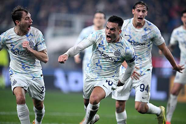 Lautaro Martinez kiến tạo bàn mở điểm trước khi nâng tỷ số lên 2-0 cho Inter cuối hiệp 1