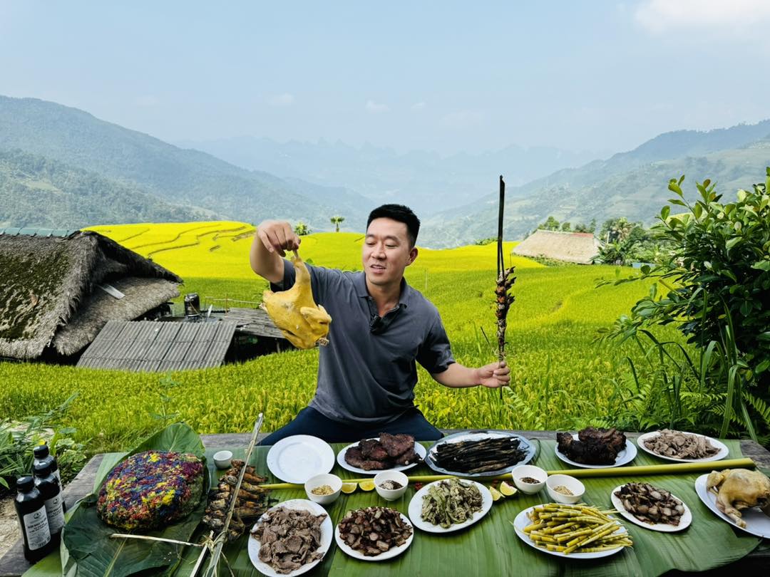 Hoàng Nam trong các chương trình thực tế. Ảnh: FBNV