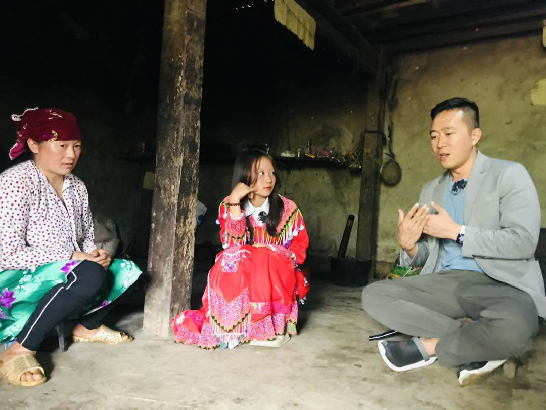 Hoàng Nam trong các chương trình thực tế. Ảnh: FBNV