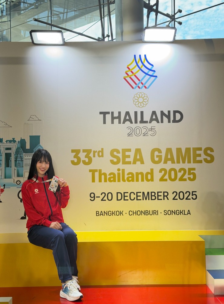 Ngày 14/12 vừa qua, Lê Minh Hằng và các đồng đội đã đặt chân tới Bangkok (Thái Lan) để chuẩn bị cho SEA Games 33.
