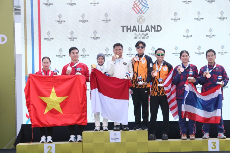 Thu Vinh - Quang Huy giành HCB. Ảnh Anh Khoa