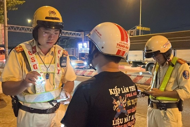 TPHCM: Say xỉn, người đàn ông không nhớ tên, bỏ lại xe máy