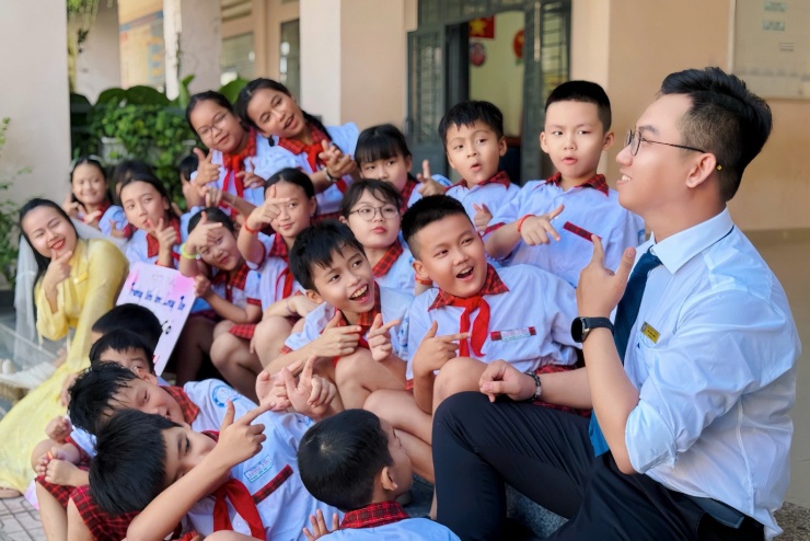 Chú rể Đồng Nai tiết lộ hậu trường bộ ảnh ‘Thầy cô cưới nhau’ gây sốt mạng - 3