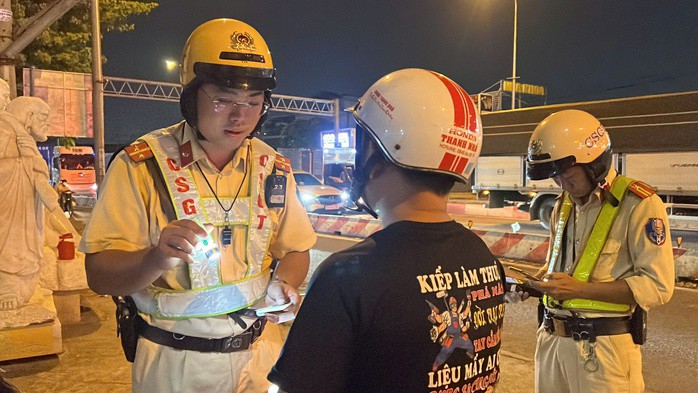 Ông N.V.Đ có nồng độ cồn là 1,032 mg/l khí thở.