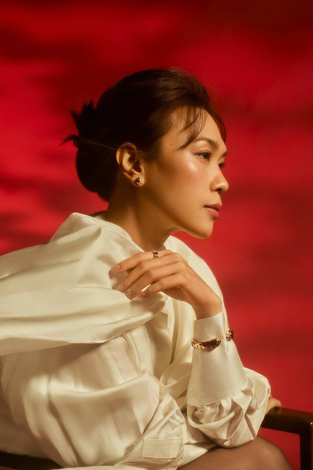 Để có được nhan sắc gây viral như thế này, nữ ca sĩ gốc Đà Nẵng đã phải rèn luyện rất nghiêm khắc.