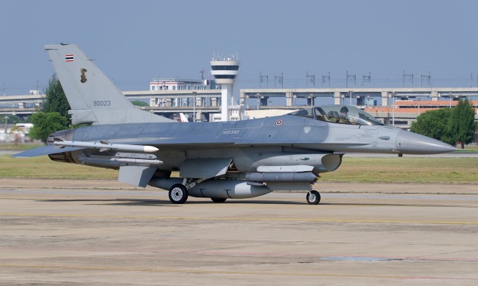 Tiêm kích F-16 Thái Lan ở sân bay Don Muang hồi tháng 3. Ảnh: Jetphotos