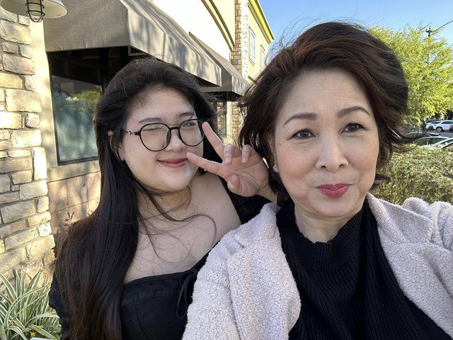 Con gái NSND Hồng Vân là "trái ngọt" hạnh phúc của nữ nghệ sĩ gạo cội và tài tử Lê Tuấn Anh.