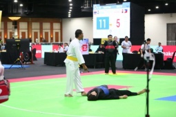 Bức xúc pencak silat: Võ sĩ Việt bị ngất vì đòn sai luật, trọng tài xử thua luôn