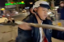 Bức xúc với thanh niên ném gánh hàng rong ở hồ Xuân Hương - Đà Lạt