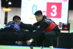 Phẫn nộ SEA Games: Võ sĩ pencak silat Việt Nam bị tấn công bằng đòn boxing