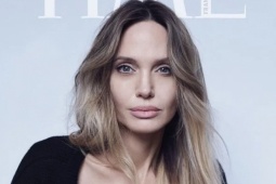 Angelina Jolie tiết lộ sẹo phẫu thuật cắt bỏ tuyến vú