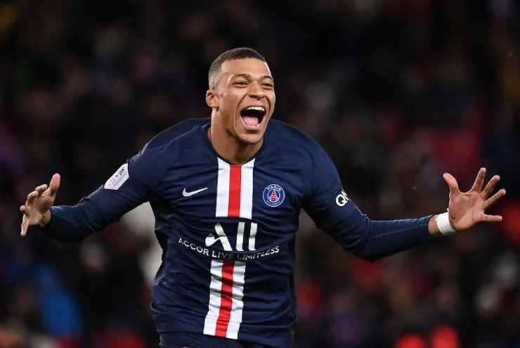 Kylian Mbappe đã thắng kiện đội bóng cũ