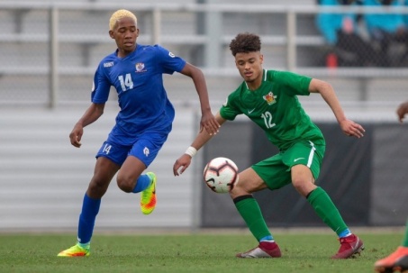 Bi kịch của cầu thủ bóng đá phải cắt bỏ chân do bệnh não mô cầu ở tuổi 17