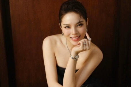 Hoa hậu Kỳ Duyên dát đầy trang sức đắt tiền lên người, Hoài Lâm gây tranh cãi