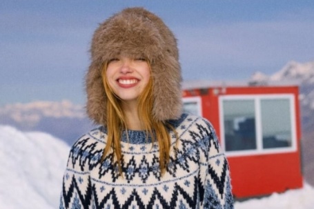 Mốt áo len 'xấu' được ưa chuộng dịp cuối năm