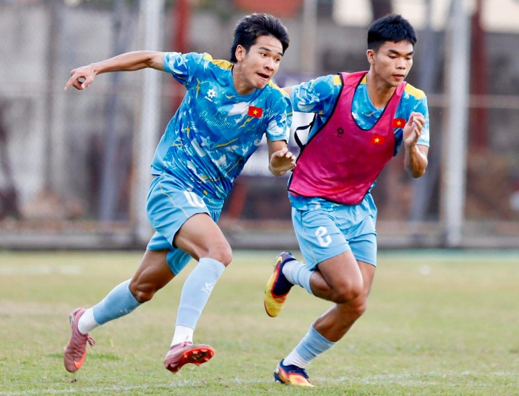 Các cầu thủ U22 Việt Nam, đặc biệt là nhóm dự bị tập rất "sung"