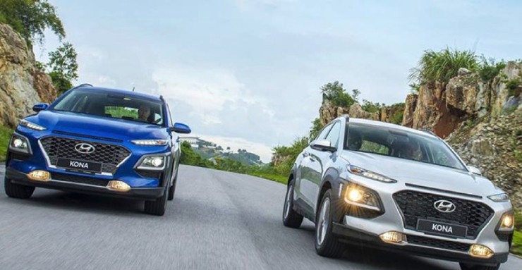 So kè kẹt xe Hà Nội: Corolla Cross Hybrid "ăn đứt" so với Kona xăng - 4