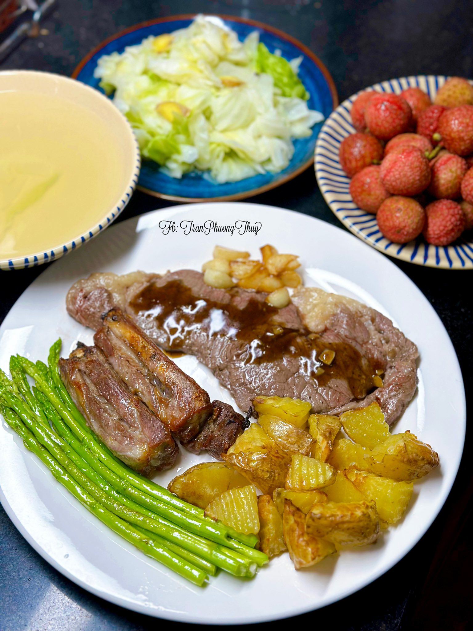 Sườn nướng - Bò áp chảo sốt tiêu đen