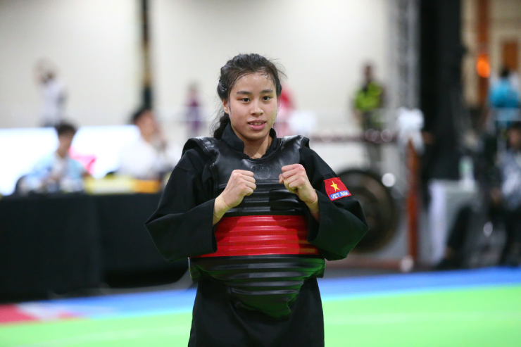 Huyền giành vé chung kết hạng 55kg nữ. Ảnh: Lê Phong