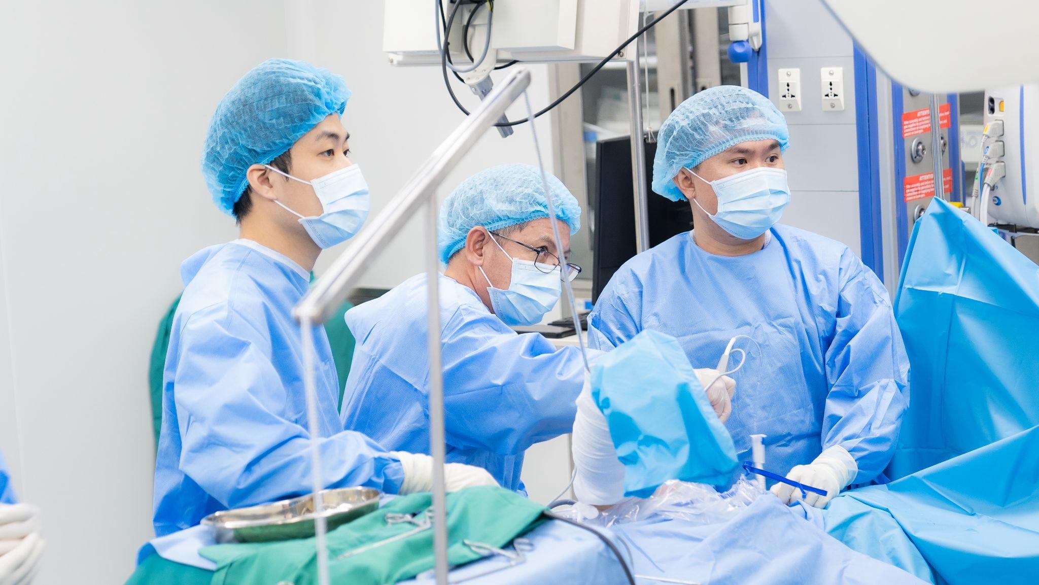 Cơ hội hiếm hoi trong năm: 30 bệnh nhân sẽ được bác sĩ cơ xương khớp khám và phẫu thuật - 1