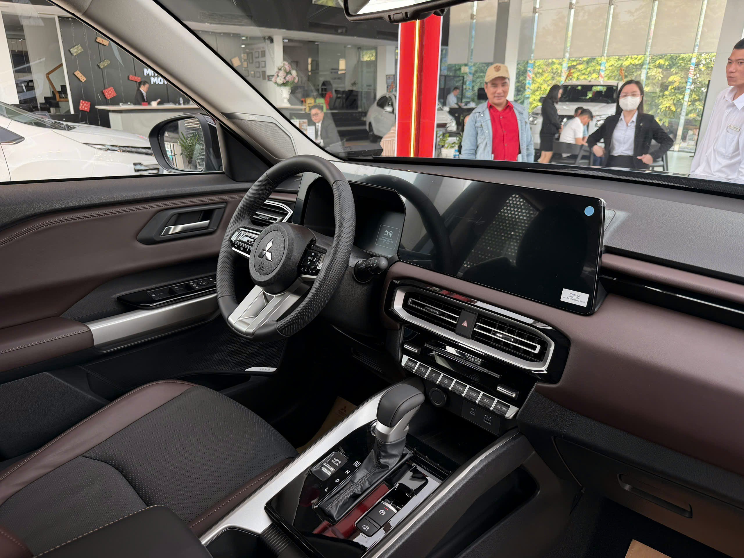 Cận cảnh Mitsubishi Destinator Premium giá từ 780 triệu đồng - 7