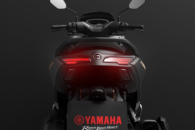 Xe ga Yamaha NMAX Tech MAX trình làng, trang bị hiện đại "thách thức" cả SH160i - 4