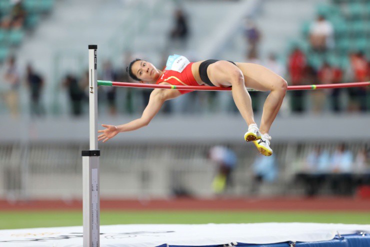 Trực tiếp điền kinh SEA Games 33: Nguyễn Thị Oanh lập hat-trick HCV, hot girl 19 tuổi gây ngỡ ngàng - 4