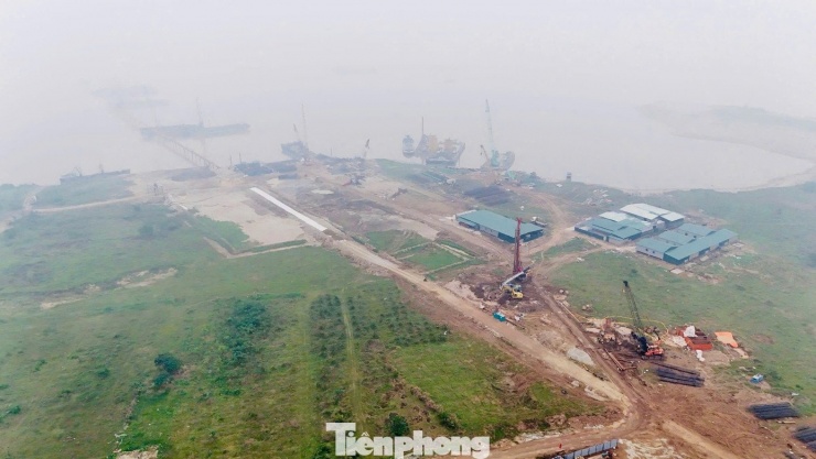 Dự án đầu tư xây dựng cầu Hồng Hà là một hạng mục trọng điểm của Vành đai 4 - Vùng Thủ đô, đã khởi công từ tháng 10/2025.