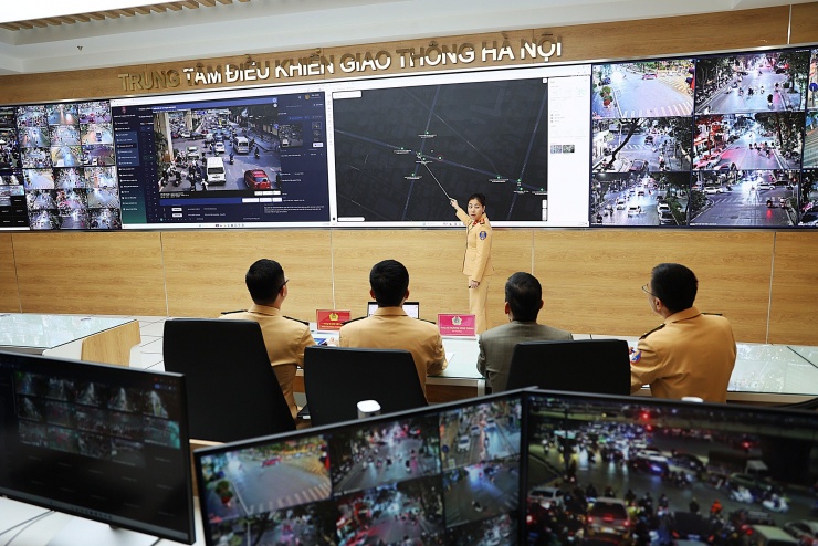 Hệ thống camera AI ghi nhận 393 vi phạm trật tự, an toàn giao thông sau 3 ngày vận hành, trong đó lỗi vượt đèn đỏ chiếm đa số.