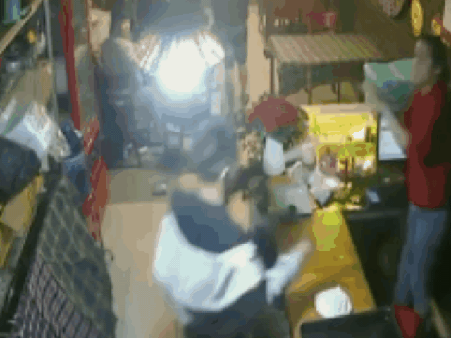 CLIP: Truy sát tại quán nhậu lúc rạng sáng, 3 người thương vong