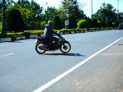 Rùng mình cảnh xe máy băng ngang, đi ngược chiều tại cao tốc Liên Khương - Prenn