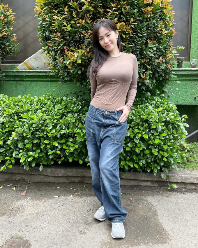 Nhan sắc ít son phấn thường ngày của 'Cô gái Trung Hoa'.