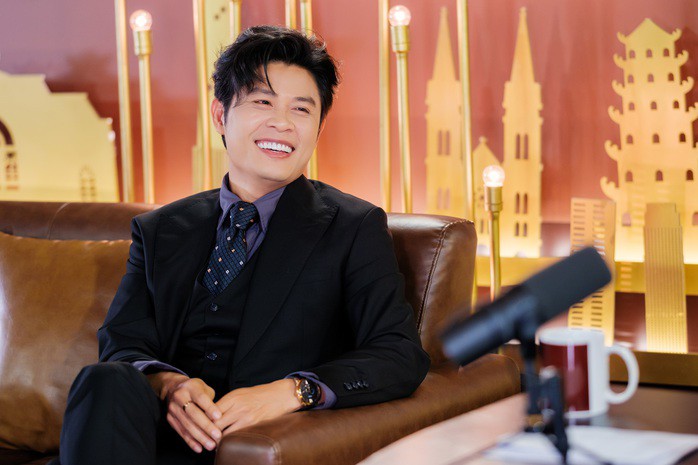 Nhạc sĩ Nguyễn Văn Chung tại chương trình "The Khang Show". Ảnh: NXS