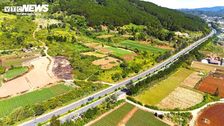 Rùng mình cảnh xe máy băng ngang, đi ngược chiều tại cao tốc Liên Khương - Prenn - 2