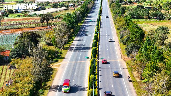 Rùng mình cảnh xe máy băng ngang, đi ngược chiều tại cao tốc Liên Khương - Prenn - 3