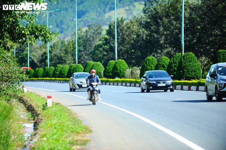 Rùng mình cảnh xe máy băng ngang, đi ngược chiều tại cao tốc Liên Khương - Prenn - 12