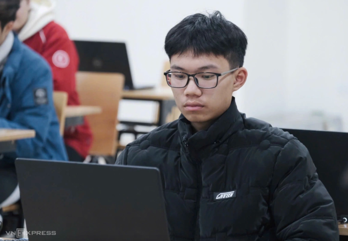 Thí sinh thi đánh giá tư duy TSA tại Đại học Bách khoa Hà Nội hôm 18/1. Ảnh: Dương Tâm