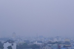 Bầu trời TPHCM tối sầm, '7h ra đường mà cảm giác như 5h chiều'