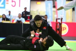 Ngả mũ Tấn Sang bật khóc vì bị xử ép, chơi xấu vẫn giành HCV pencak silat