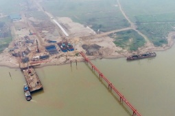 Cận cảnh công trường cầu Hồng Hà gần 10.000 tỷ đồng bắc qua sông Hồng