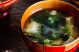 Bát canh nhỏ là 'bí quyết sống khỏe' của người Nhật
