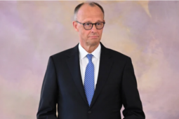 Thủ tướng Đức: Lực lượng phương Tây tại Ukraine sẽ có khả năng đẩy lùi quân đội Nga