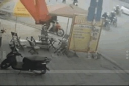 Người dân truy đuổi 2 km, khống chế kẻ trộm xe của shipper