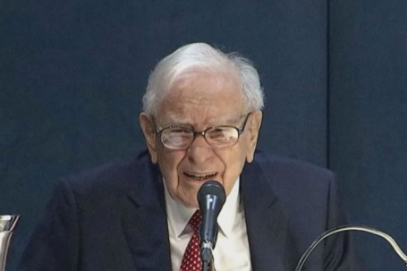 Warren Buffett đổi chiến lược, thu hẹp đầu tư tại Trung Quốc sau loạt biến cố