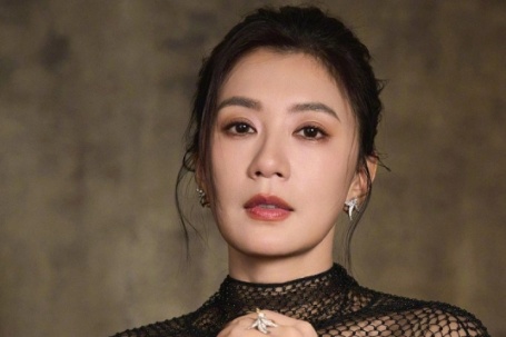 Giả Tịnh Văn: Ít xem điện thoại, để thì giờ làm đẹp