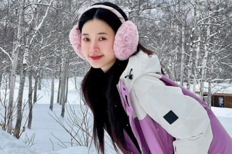 Midu trượt tuyết ở Hokkaido dưới trời -10 độ C