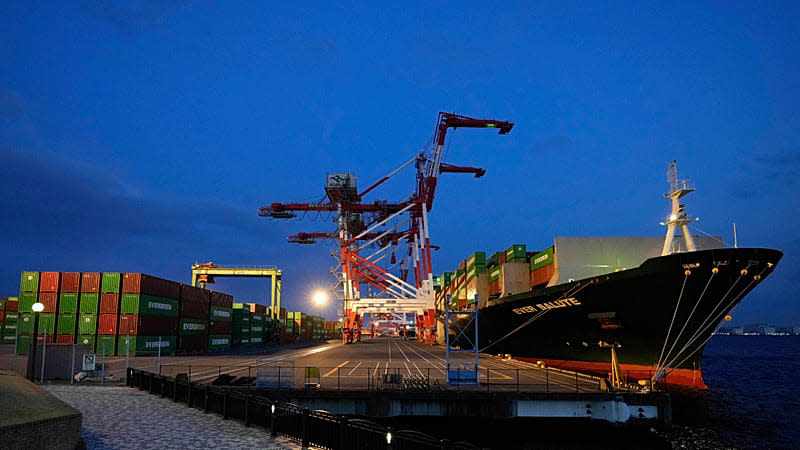 Nền kinh tế Nhật Bản suy giảm do xuất khẩu bị ảnh hưởng bởi thuế quan do Tổng thống Trump áp đặt.